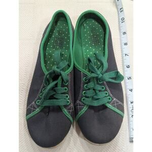 Casual navy & green tennis shoes by Faded Glory size 8.5